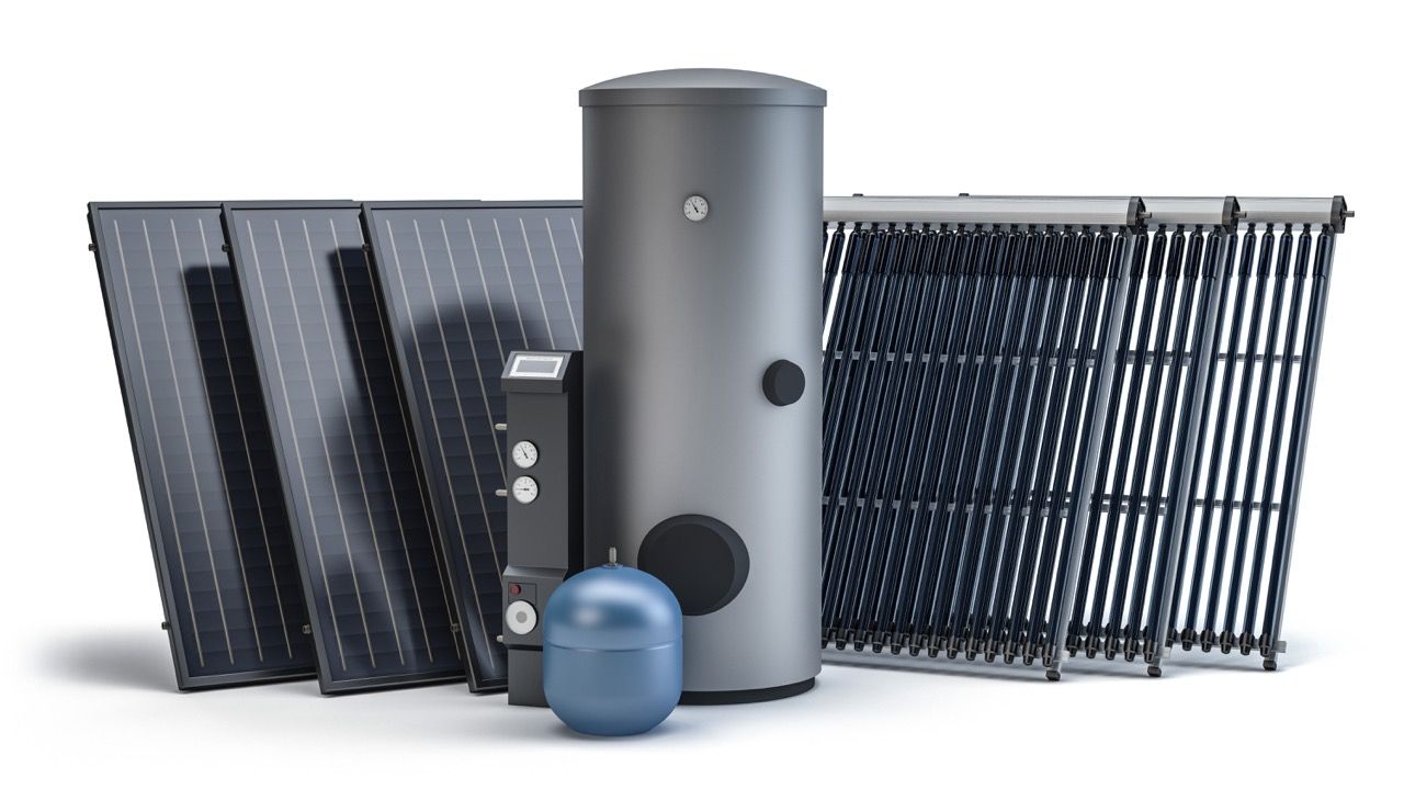 Solarthermie-Anlage mit Kollektoren, Speicher und Steuerung